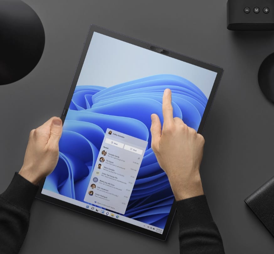 ASUS Zenbook 17 Fold OLED (UX9702)