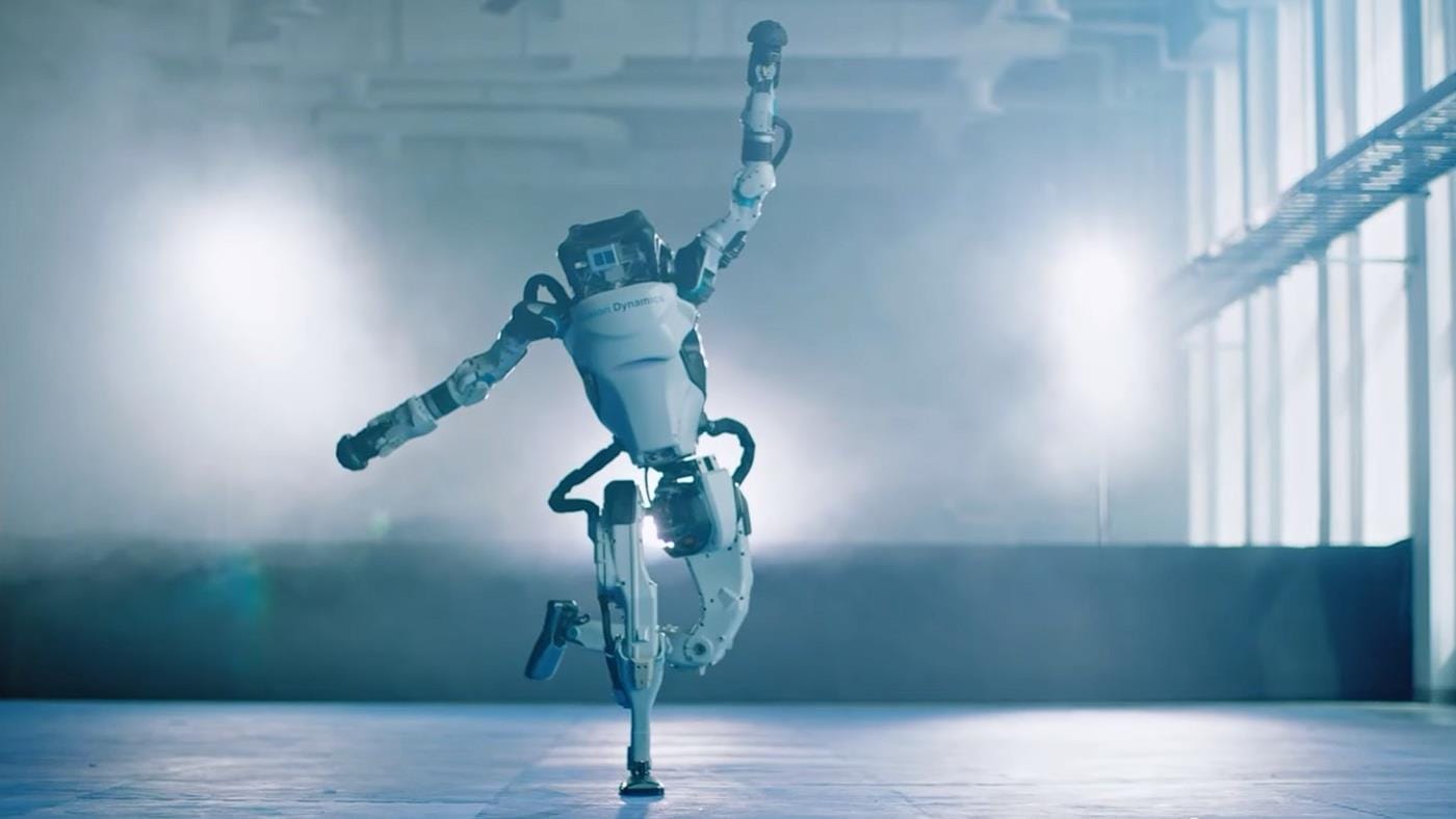 Boston Dynamics Robotlarının Şovu Hayran Bıraktı