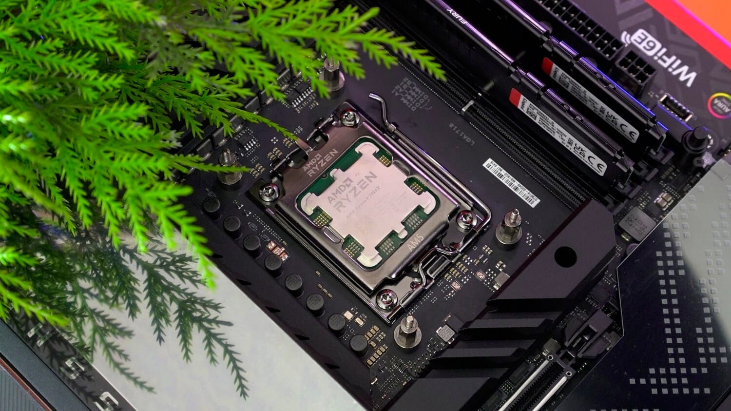 Ryzen 9 7950X ve Ryzen 5 7600X