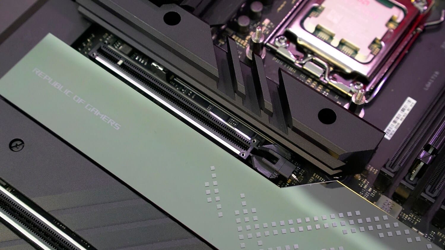 Ryzen 9 7950X ve Ryzen 5 7600X