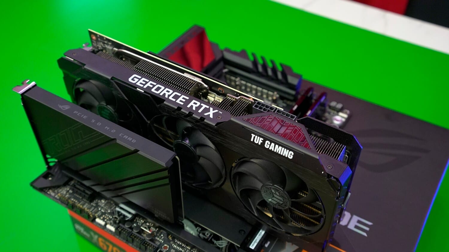 Ryzen 9 7950X ve Ryzen 5 7600X