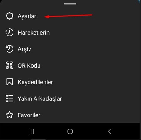 Instagram’da kendi kendine takip ediyor