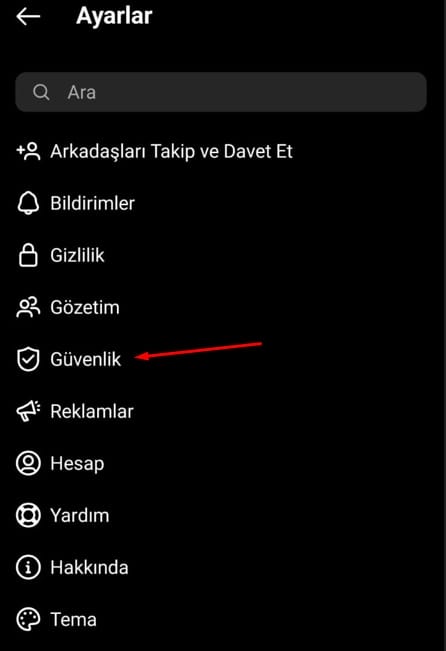 Instagram’da kendi kendine takip ediyor