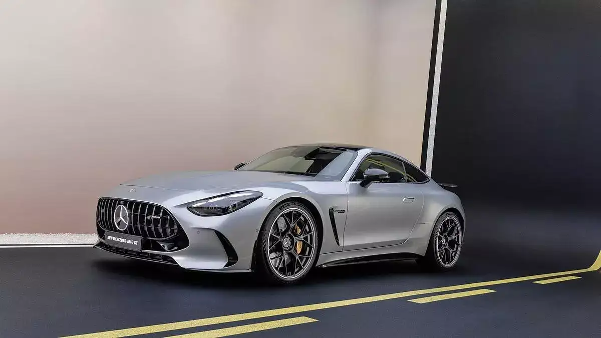 Mercedes Yeni AMG GT'yi Tanıttı