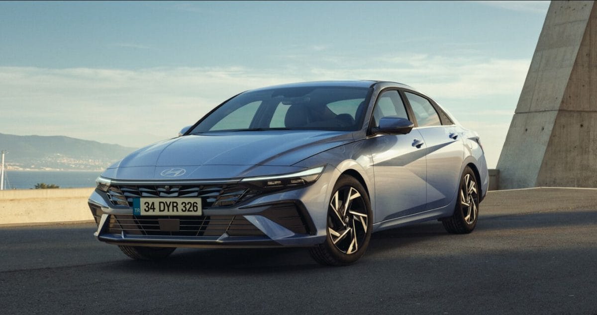 Yeni Hyundai Elantra Satışa Çıktı! Türkiye Fiyatı Nasıl?