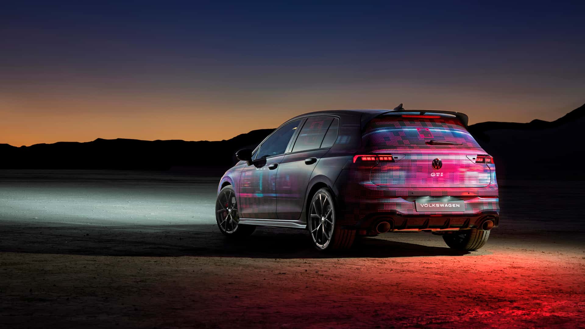 2025 Volkswagen Golf GTI Ortaya Çıktı! Araçtan İlk Görseller