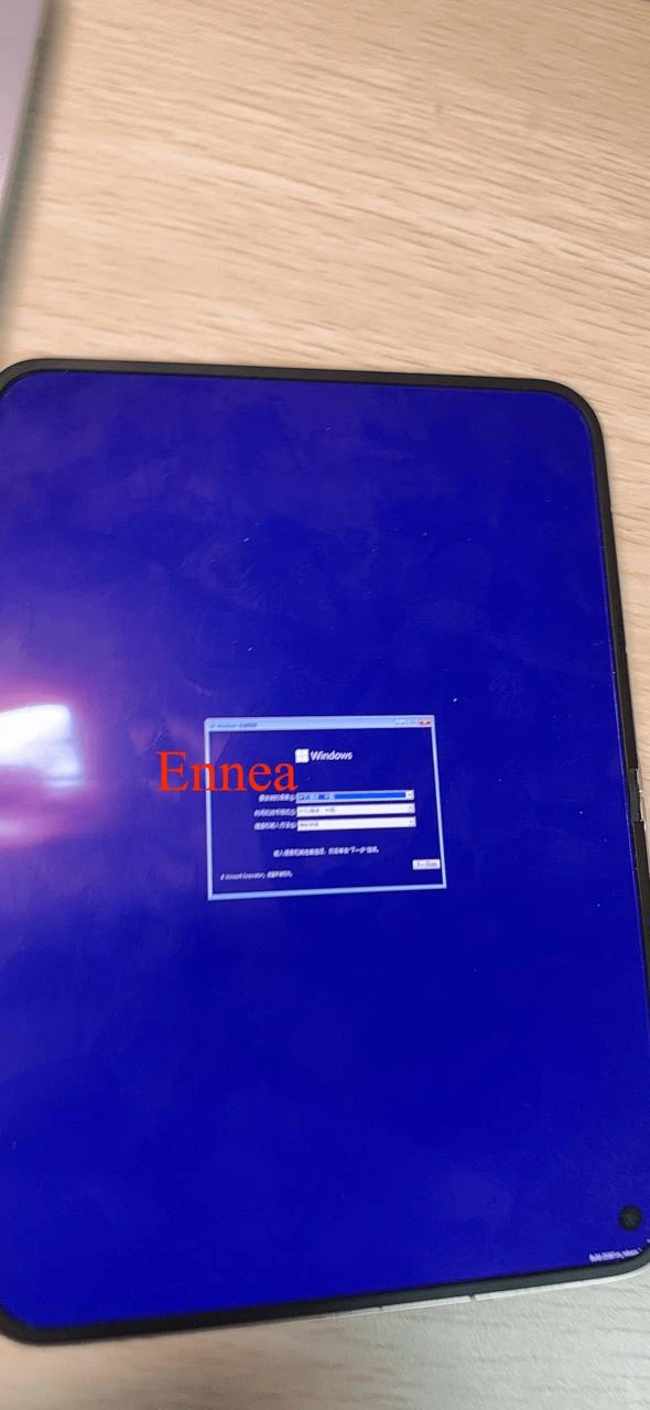 Xiaomi 18 Fold üzerinde Windows işletim sistemi çalıştırıldı