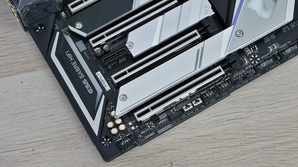 Gigabyte X399 AORUS Extreme Anakart İncelemesi 003 - PC Hocası