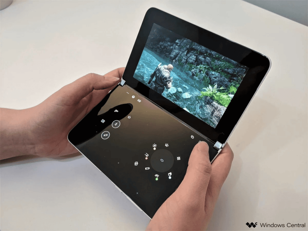 Xbox Game Pass Beta Artık Çift Ekranlı Telefonları Destekliyor surface duo dual screen gaming 2 - PC Hocası