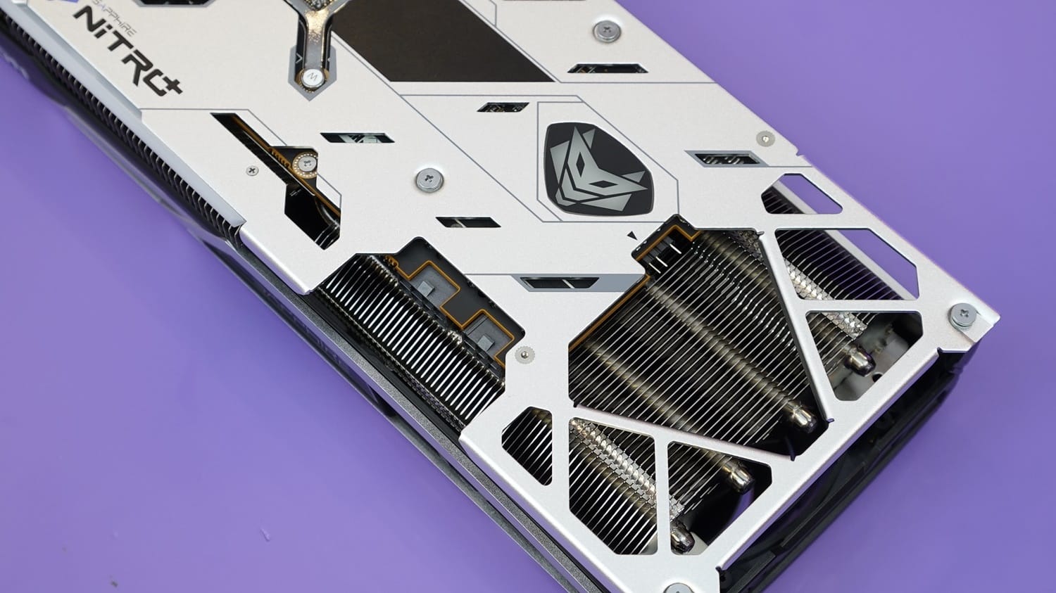 sapphire nitroplus rx6700xt 008 - PC Hocası