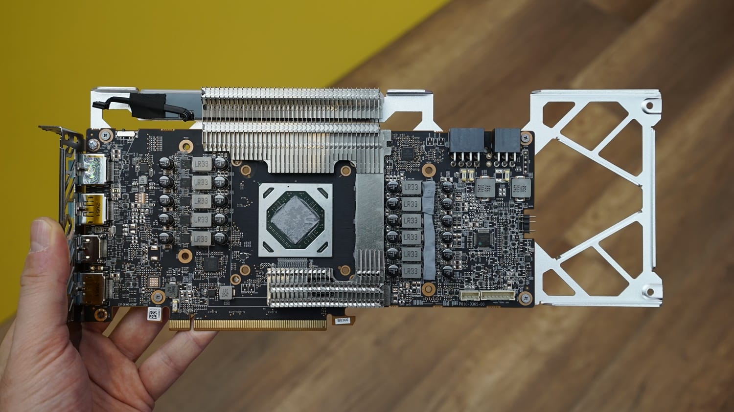 sapphire nitroplus rx6700xt 014 - PC Hocası