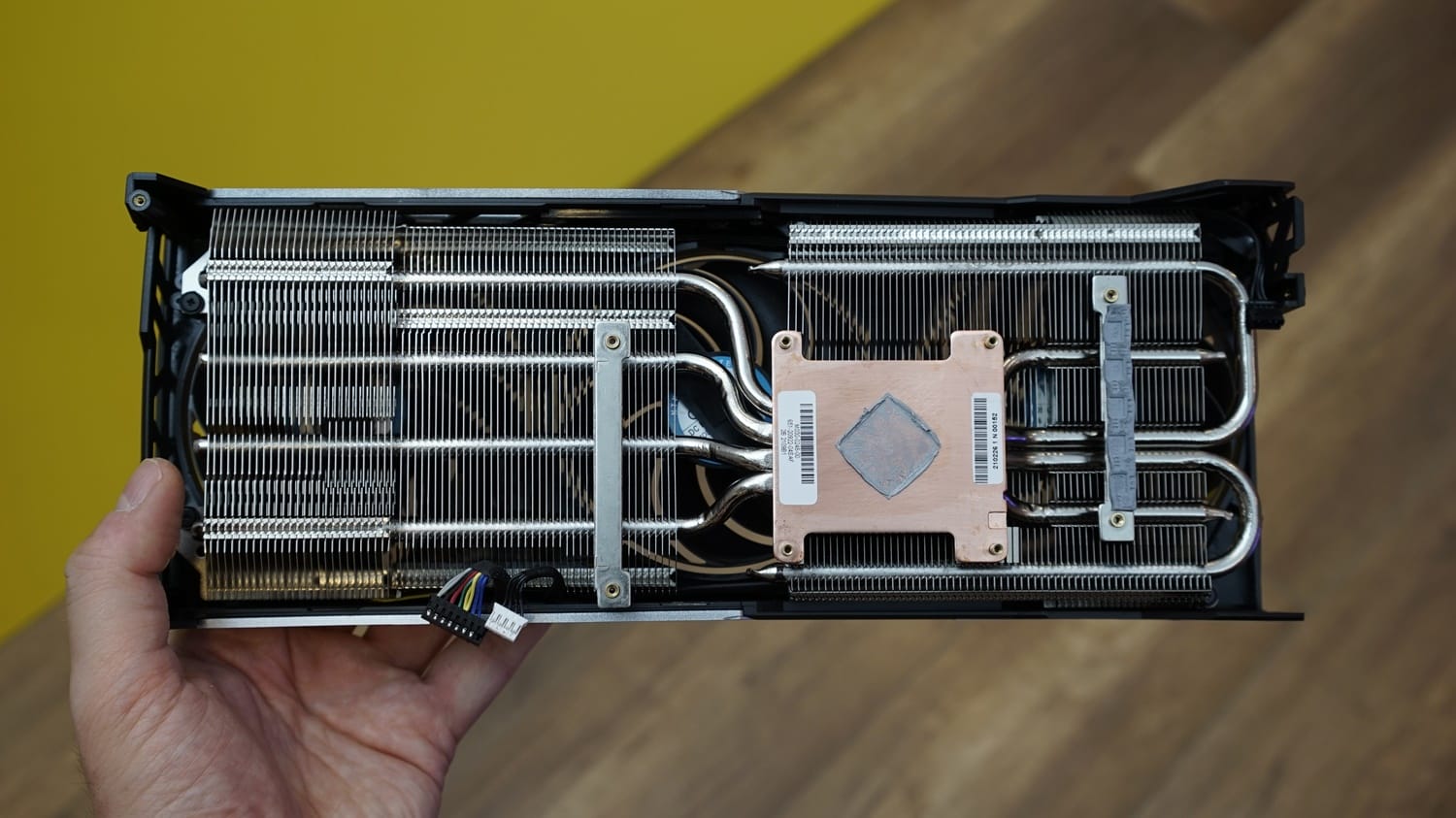 sapphire nitroplus rx6700xt 015 - PC Hocası