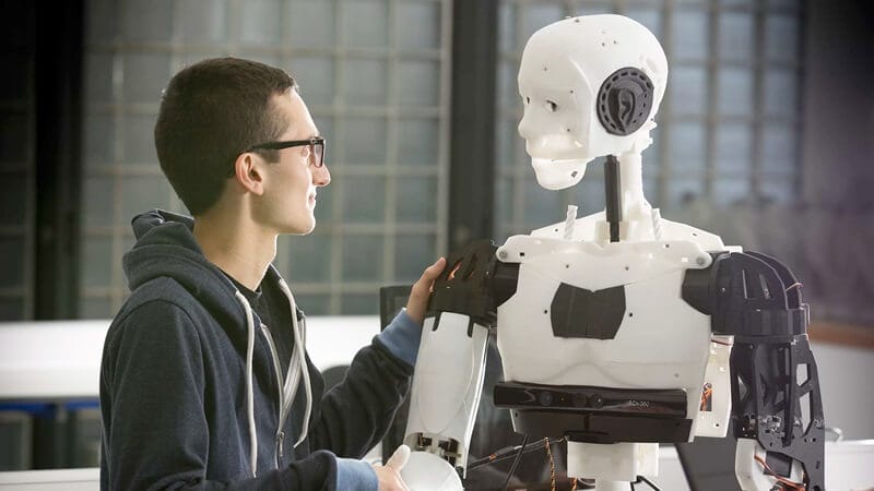 Robotlar İnsanların İşlerini Ellerinden Almaya Başladı - PC Hocası