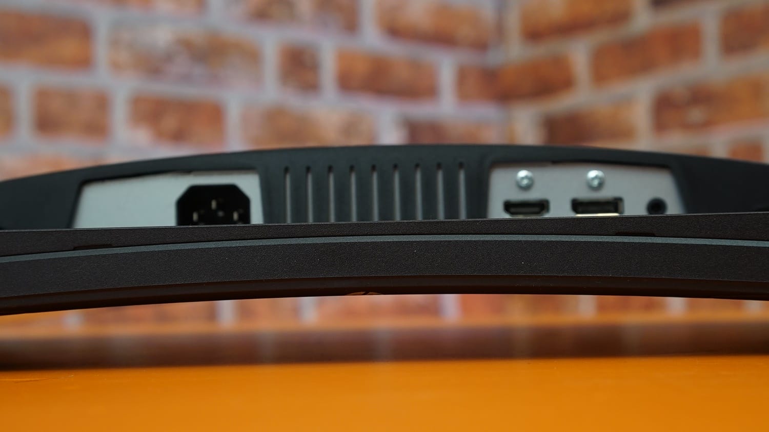 HP X24C Oyuncu Monitörü İncelemesi