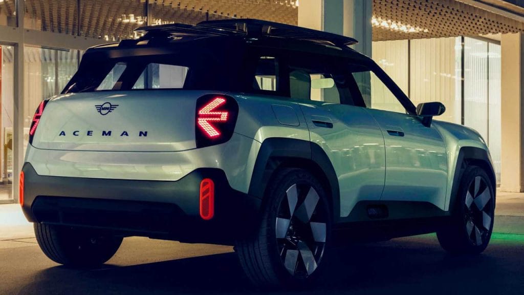 Mini Cooper Gibi Ama Değil: Konsept Otomobil Mini Aceman Tanıtıldı! mini aceman arka - PC Hocası