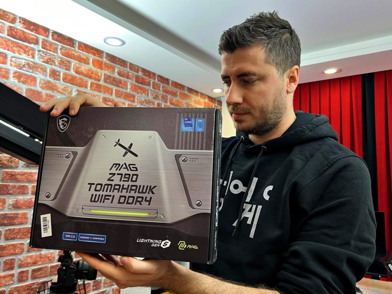 MSI MAG Z790 TOMAHAWK WiFi DDR4